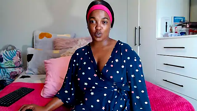 Snapshot of Amberbela chatting on 10-09-25, 11:19 Amberbela online show from 10-09-25, 11:19