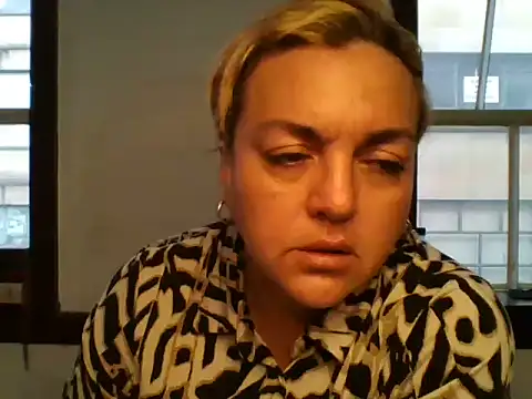 Snapshot of Parolita chatting on 07-21-26, 11:07 Parolita online show from 07-21-26, 11:07