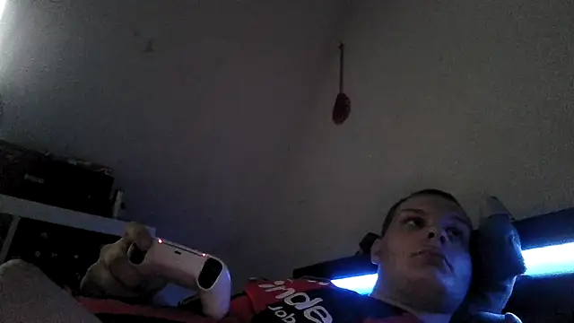 Nicolasjlhkjzl online show from 04-17-26, 01:03