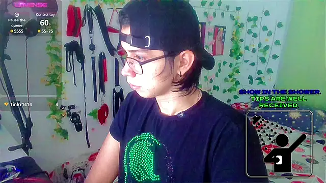Snapshot of Andy_gray chatting on 02-11-25, 02:24 Andy gray online show from 02-11-25, 02:24