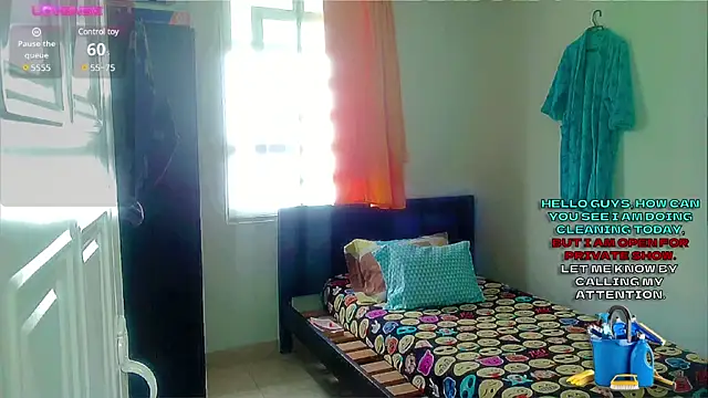 Snapshot of Andy_gray chatting on 03-08-25, 01:57 Andy gray online show from 03-08-25, 01:57