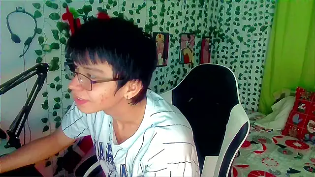 Snapshot of Andy_gray chatting on 01-06-26, 06:11 Andy gray online show from 01-06-26, 06:11