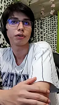 Snapshot of Andy_gray chatting on 02-17-26, 02:41 Andy gray online show from 02-17-26, 02:41