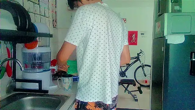 Snapshot of Andy_gray chatting on 02-18-26, 11:39 Andy gray online show from 02-18-26, 11:39