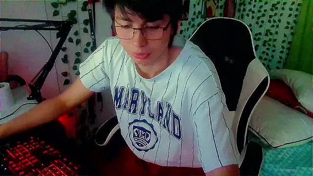 Snapshot of Andy_gray chatting on 02-28-26, 12:28 Andy gray online show from 02-28-26, 12:28