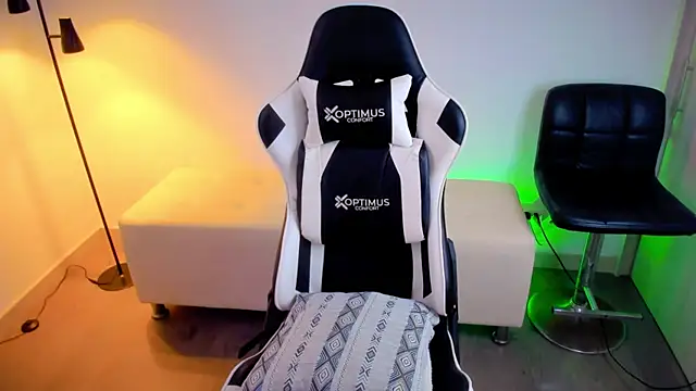 dafboy1 online show from 09-19-25, 03:34