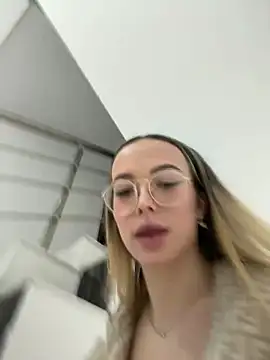 KylieJoyce online show from 01-12-25, 05:03