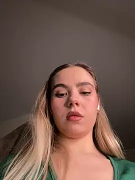 Snapshot of SkyBriii chatting on 02-26-25, 06:21 SkyBriii online show from 02-26-25, 06:21
