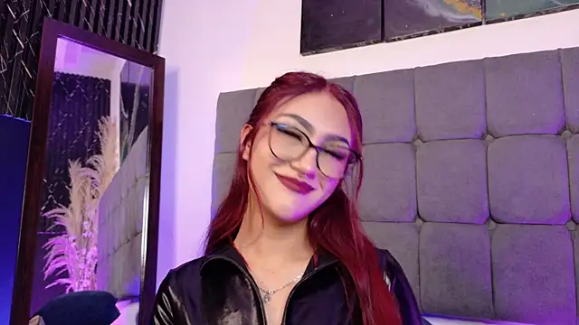 Snapshot of miluv19 chatting on 11-23-25, 07:46 miluv19 online show from 11-23-25, 07:46