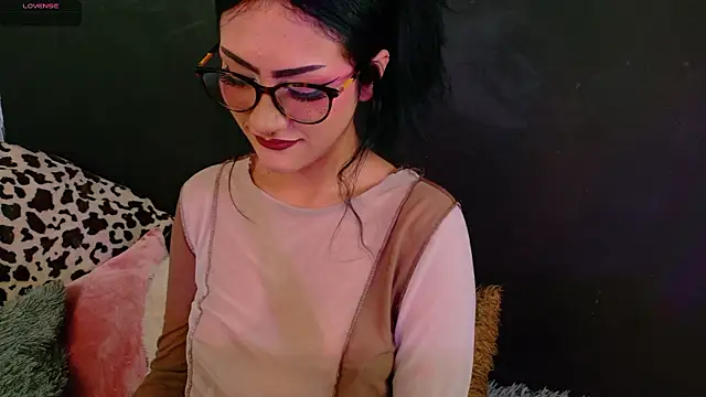 Snapshot of miluv19 chatting on 07-18-26, 08:34 miluv19 online show from 07-18-26, 08:34