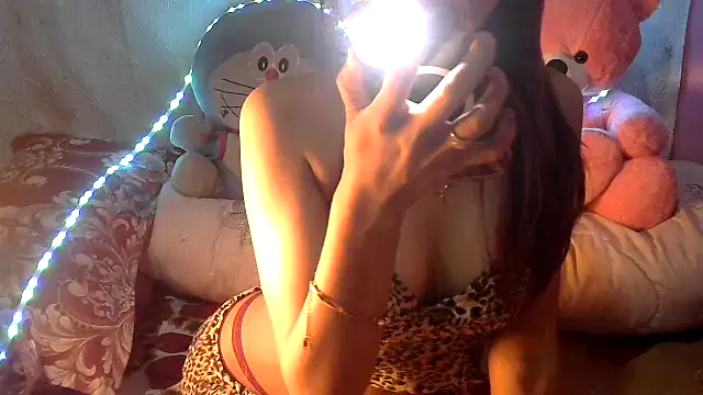 Snapshot of Mint_Minty chatting on 02-07-26, 08:56 Mint Minty online show from 02-07-26, 08:56