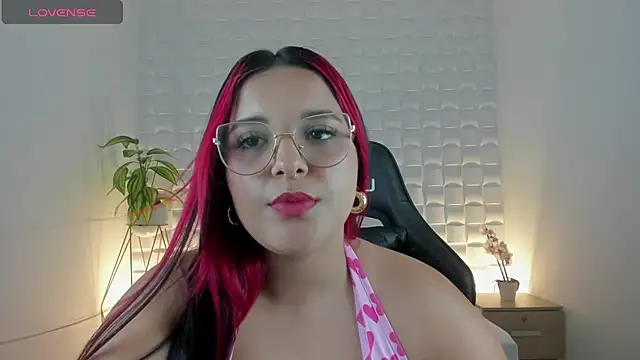 victoria18x online show from 12-30-24, 03:57