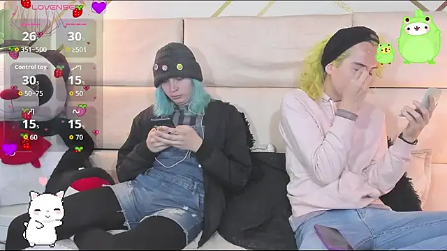 -kisa  online show from 10-30-25, 02:24