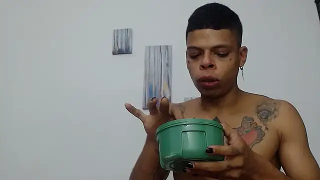 Snapshot of BrandonStond chatting on 11-08-25, 03:29 BrandonStond online show from 11-08-25, 03:29