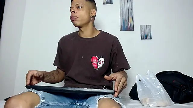 Snapshot of BrandonStond chatting on 11-23-25, 01:33 BrandonStond online show from 11-23-25, 01:33