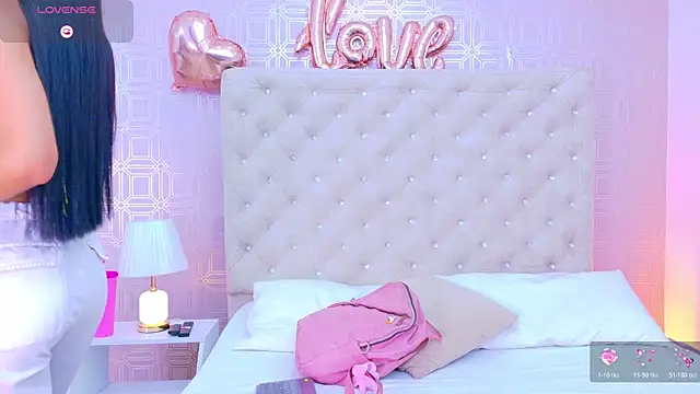 Snapshot of Mia-Monroe chatting on 02-22-26, 07:45 Mia-Monroe online show from 02-22-26, 07:45