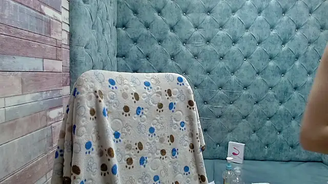 Samantha Smiith online show from 10-23-25, 04:01