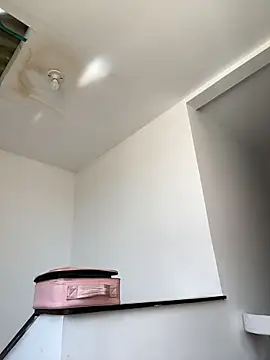 AbyThompson online show from 04-20-26, 01:47