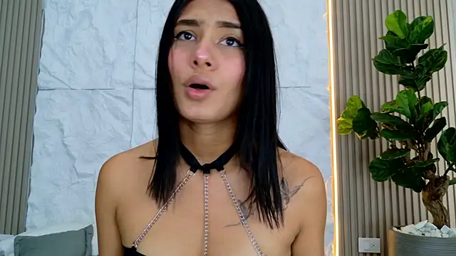 Snapshot of LaurenRodriiguez chatting on 06-27-26, 12:44 LaurenRodriiguez online show from 06-27-26, 12:44