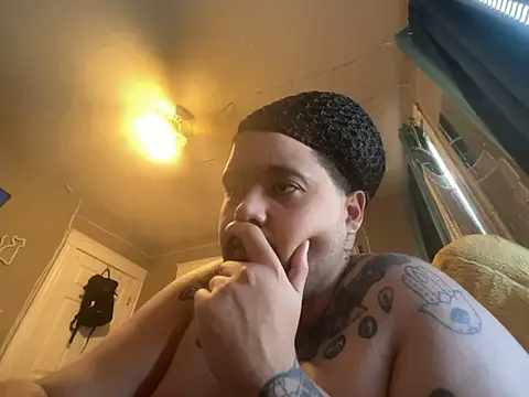 Snapshot of chubbydominican chatting on 02-19-25, 06:43 chubbydominican online show from 02-19-25, 06:43