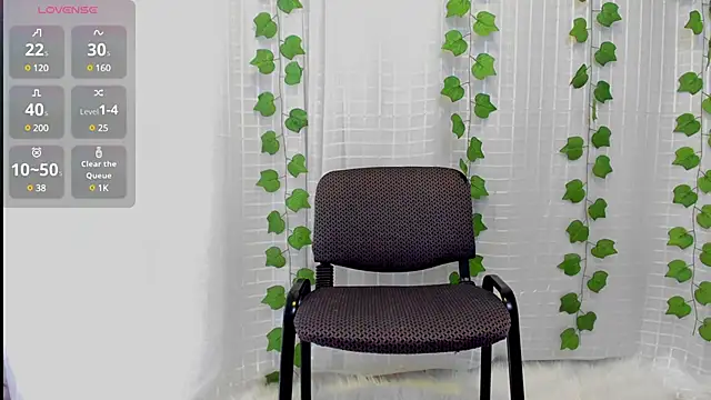 Snapshot of Madeleine__w chatting on 03-05-25, 11:38 Madeleine w online show from 03-05-25, 11:38