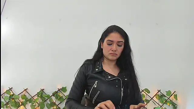 Snapshot of Madeleine__w chatting on 03-12-25, 05:17 Madeleine w online show from 03-12-25, 05:17