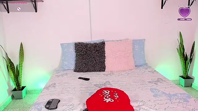 AlanaJohnson  online show from 03-18-25, 03:31