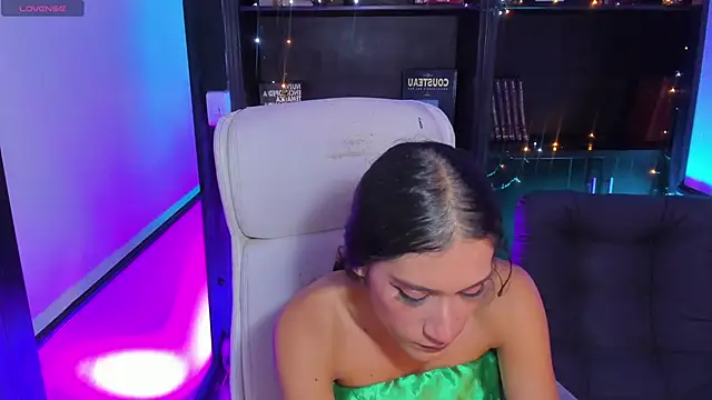 CamilaHarperr  online show from 01-10-25, 04:01