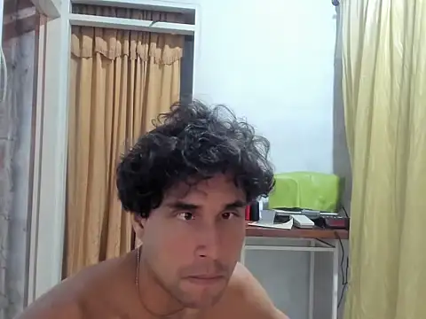 Snapshot of SophiaLevis chatting on 10-22-25, 11:48 SophiaLevis online show from 10-22-25, 11:48