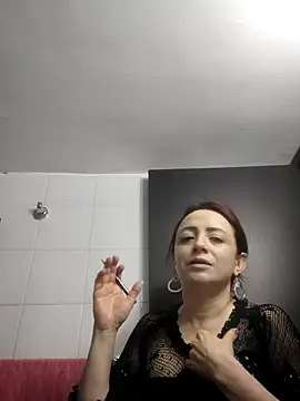 catalinamommyx online show from 10-05-25, 04:00