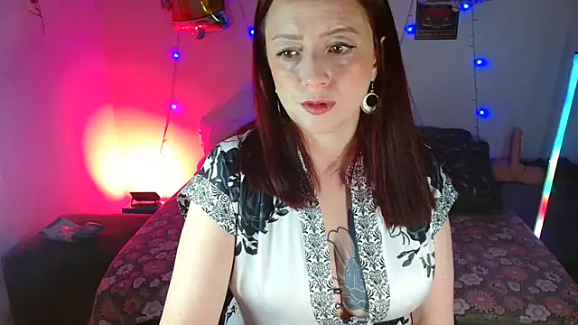 catalinamommyx online show from 10-21-25, 12:44