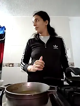 Bonny Klote online show from 01-17-25, 01:57