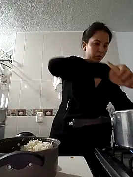 Bonny Klote online show from 01-24-25, 01:35