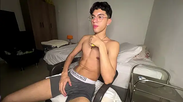 Angelligth online show from 11-18-25, 04:39