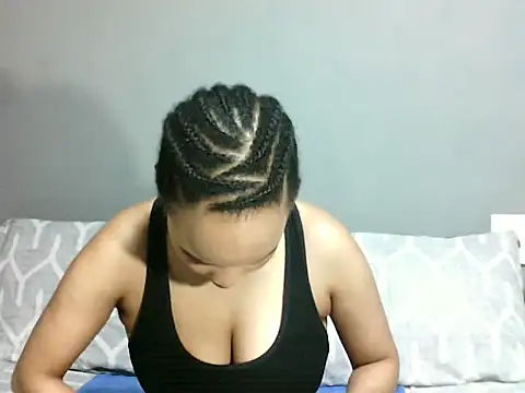 Snapshot of SmallSlut5 chatting on 09-25-25, 04:32 SmallSlut5 online show from 09-25-25, 04:32