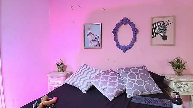 Elizabeth Santos online show from 11-04-25, 07:13