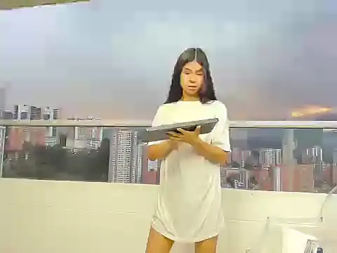 Snapshot of _violetadulce chatting on 12-06-24, 10:30  violetadulce online show from 12-06-24, 10:30