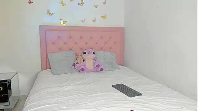 Snapshot of _violetadulce chatting on 09-25-25, 01:42  violetadulce online show from 09-25-25, 01:42