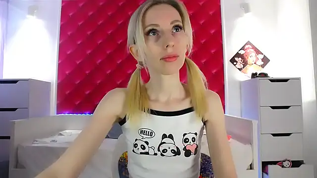 Snapshot of BarbieGoddess chatting on 12-07-24, 12:24 BarbieGoddess online show from 12-07-24, 12:24