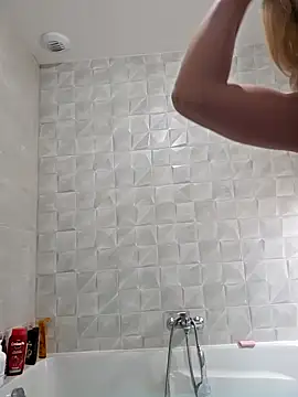 Snapshot of Giuliana_baby chatting on 02-04-25, 08:28 Giuliana baby online show from 02-04-25, 08:28