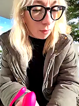 Snapshot of Giuliana_baby chatting on 02-15-25, 02:33 Giuliana baby online show from 02-15-25, 02:33