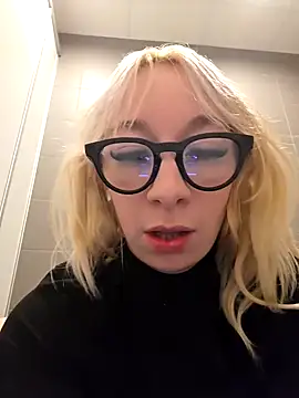 Snapshot of Giuliana_baby chatting on 02-19-25, 11:49 Giuliana baby online show from 02-19-25, 11:49