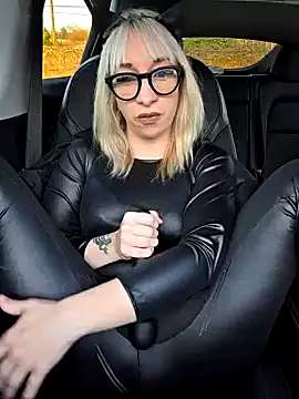 Snapshot of Giuliana_baby chatting on 03-18-25, 05:21 Giuliana baby online show from 03-18-25, 05:21