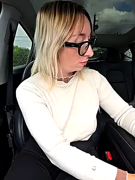 Snapshot of Giuliana_baby chatting on 09-12-25, 03:45 Giuliana baby online show from 09-12-25, 03:45