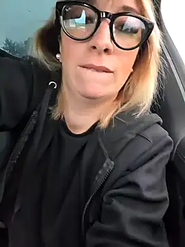 Snapshot of Giuliana_baby chatting on 09-26-25, 06:50 Giuliana baby online show from 09-26-25, 06:50