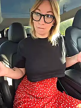 Snapshot of Giuliana_baby chatting on 10-26-25, 08:42 Giuliana baby online show from 10-26-25, 08:42