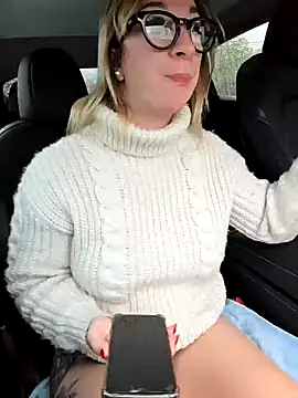 Snapshot of Giuliana_baby chatting on 10-27-25, 07:12 Giuliana baby online show from 10-27-25, 07:12