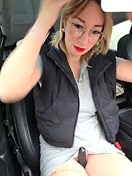 Snapshot of Giuliana_baby chatting on 10-30-25, 08:49 Giuliana baby online show from 10-30-25, 08:49