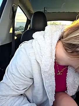 Snapshot of Giuliana_baby chatting on 11-21-25, 08:24 Giuliana baby online show from 11-21-25, 08:24