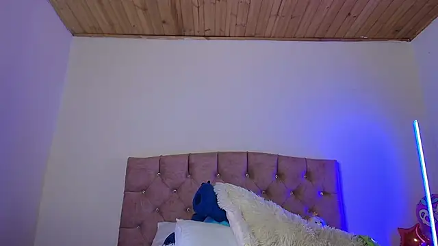 Snapshot of miaa_saenz1 chatting on 09-17-25, 04:25 miaa saenz1 online show from 09-17-25, 04:25